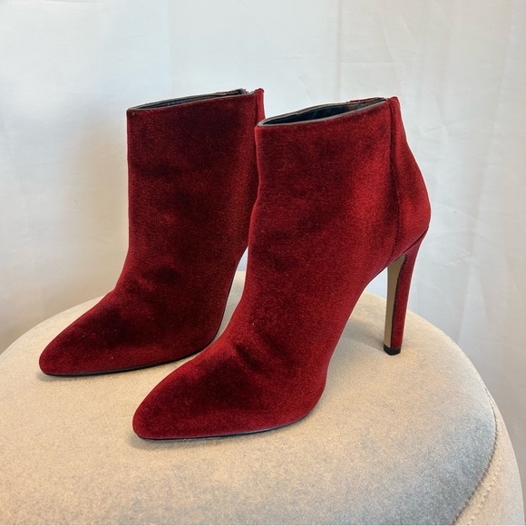 AVA & Aiden red velvet ankle boots Sz 7 NWT - Picture 3 of 9